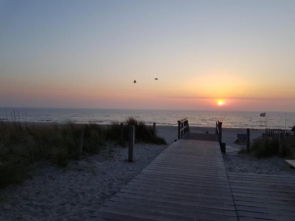 Strandhuis De Zon - Recreatiepark De Watersnip Petten Exterior photo